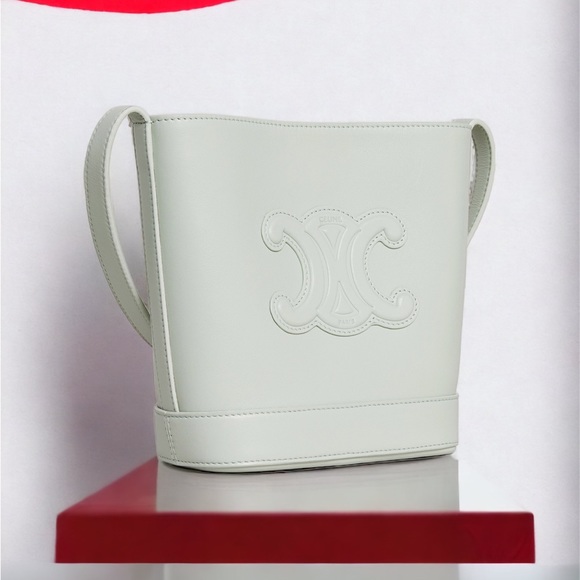 👜 🆕 Celine Mini Bucket Cuir Triomphe In smooth Calfskin leather in color
Jade - Picture 3 of 9